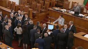 Председателят на Народното събрание Росен Желязков наложи наказание порицание на