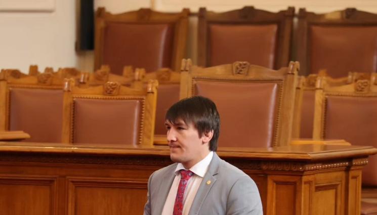 Даниел Александров - Даниел Александров оттегли кандидатурата си за президент на Българската федерация по борба