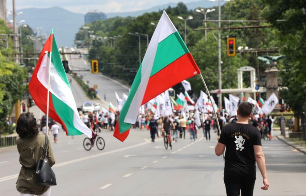 Протестиращите срещу правителството блокираха Орлов мост в столицата. Припомняме, че в
