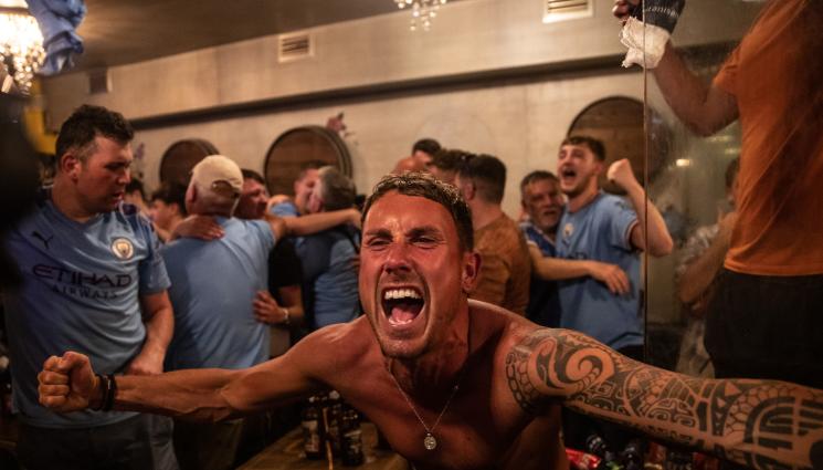 Манчестър Сити фенове - Журналист разкри как са били унижавани феновете присъствали на финала в Истанбул