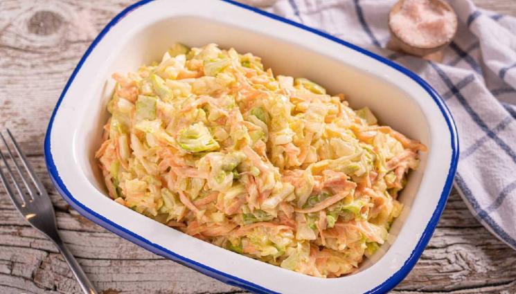 рецепти - Гответе с matekitchen.com: Свежа и вкусна салата колсло, подходяща за топлите летни дни (ВИДЕО)