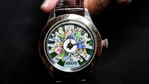 Турски художник изработи ръчен часовник за папата като използва техниката