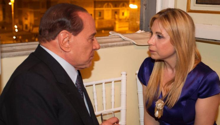 Силвио Берлускони Теодора - Гадателката на Берлускони - Теодора Стефанова: Прости предателствата!