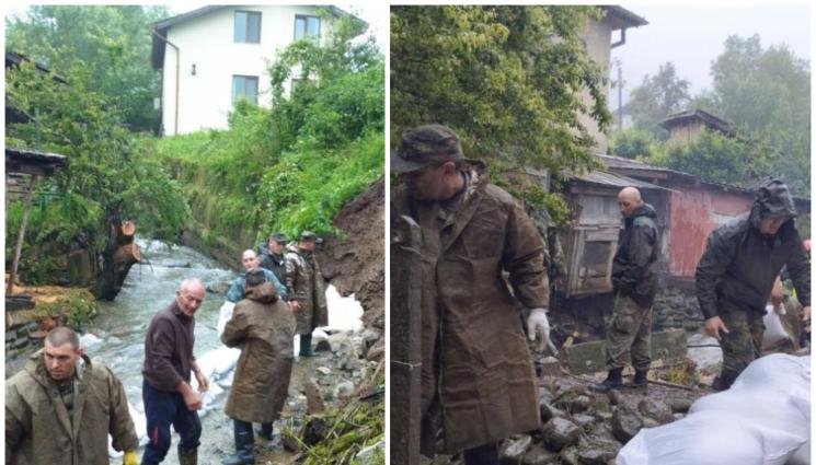 военни - СЛЕД БЕДСТВИЕТО: 100 военни разчистват и помагат на жителите в Берковица