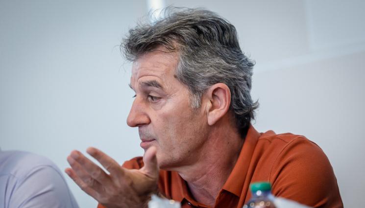 жребий Караиванов Емил Костадинов - Фенербахче посрещна с почести Емил Костадинов