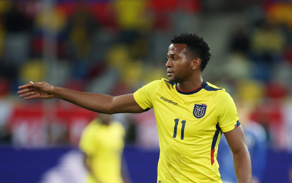 Един от клубовете, борещи се за трансферната цел на ЦСКА