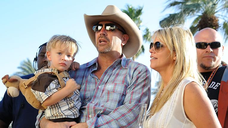  Децата на Кевин Костнър и Кристин Костнър 