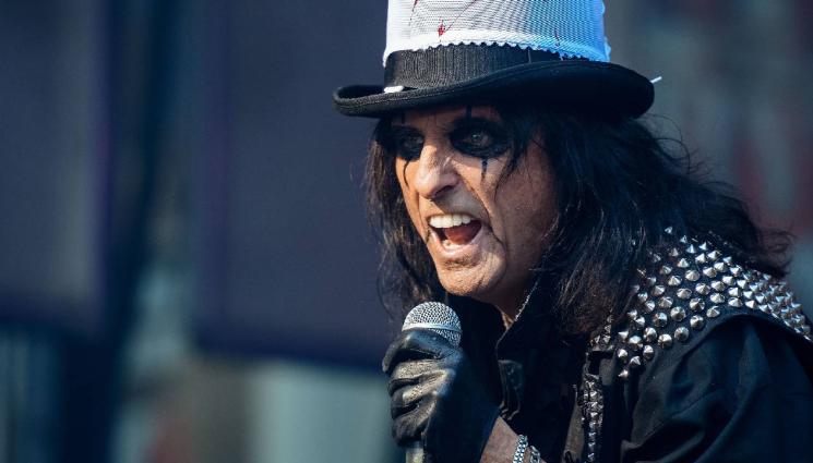 Алис Купър - ЗВЕЗДНИ ПРИЩЕВКИ: Глезят Алис Купър с БГ кисело мляко и ром