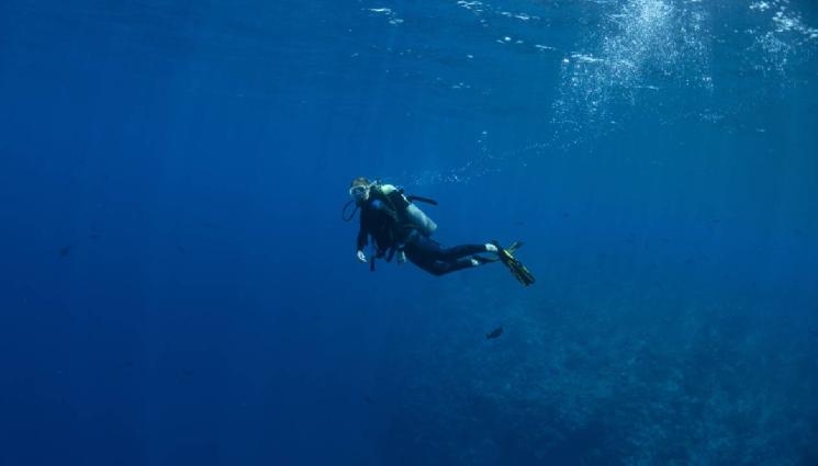 водолаз - ТРАГЕДИЯТА В НЕСЕБЪР: Водолази ще претърсят морското дъно!