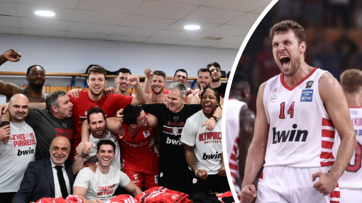 Александър Везенков