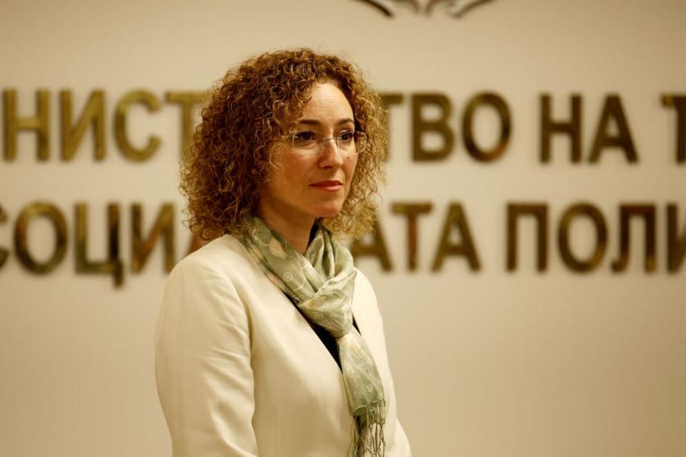 Министърът на труда и социалната политика Иванка Шалапатова ще посети