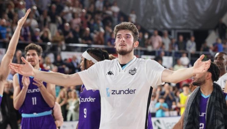 Константин Костадинов - Константин Костадинов и Тенерифе с победа на старта на топ 16 в баскетболната Шампионска лига