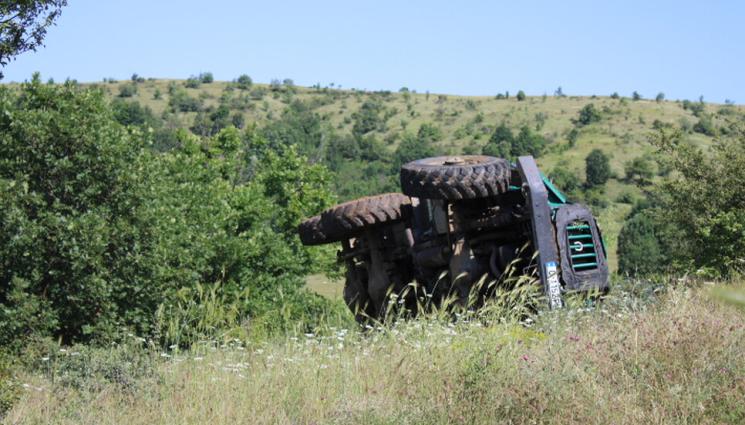 камион - Тежка катастрофа до Благоевград, пострадалата е потрошена