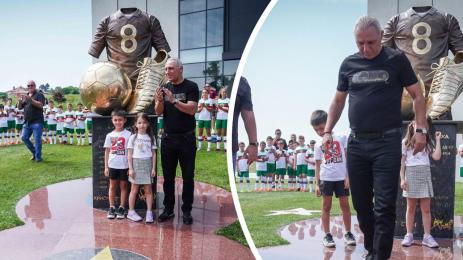 Христо Стоичков монумент