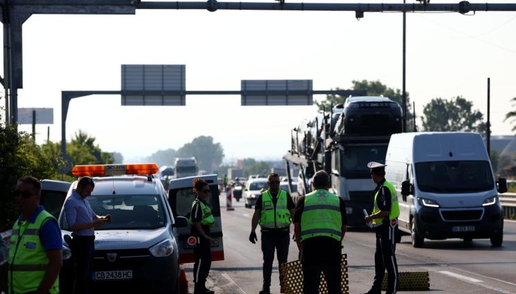 Акции - ВСИЧКИ ПОД НОЖА! Държавата погва джигитите