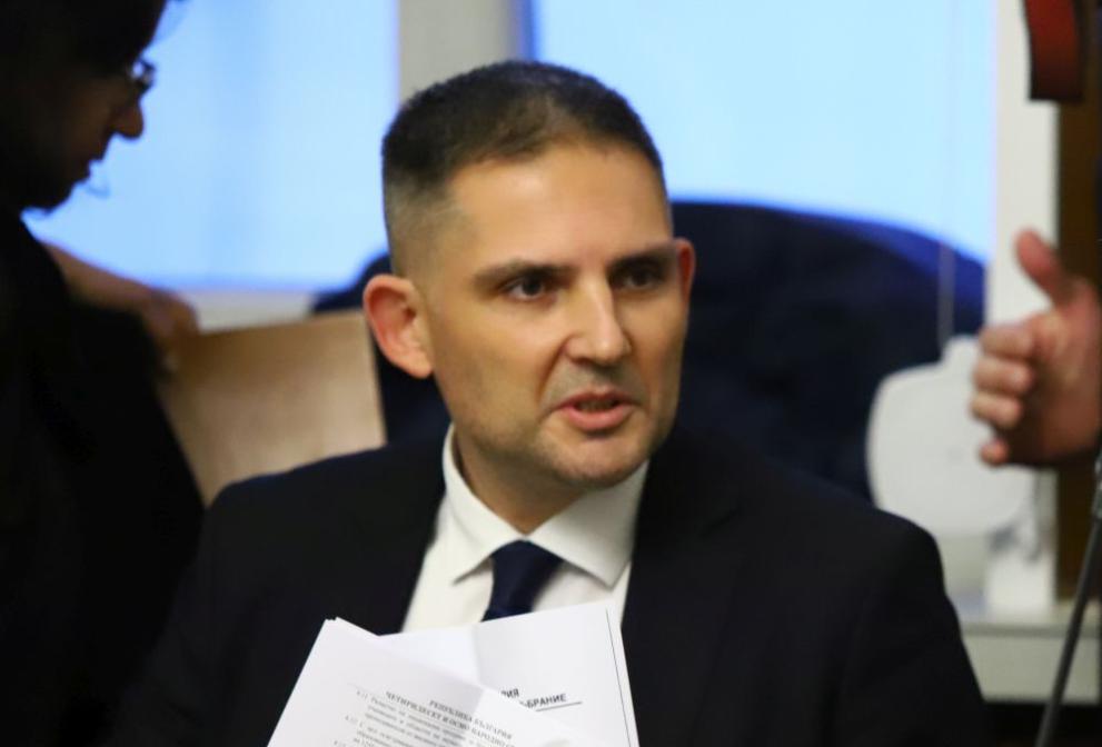 Депутатът от ПП-ДБ Петър Петров е номинацията им за председател