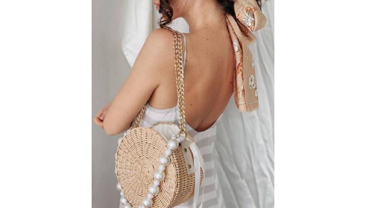 Лято1 - С РОЗОВ ИЛИ ЖЪЛТ ОТТЕНЪК: Перлен блясък през летните дни (СНИМКИ)