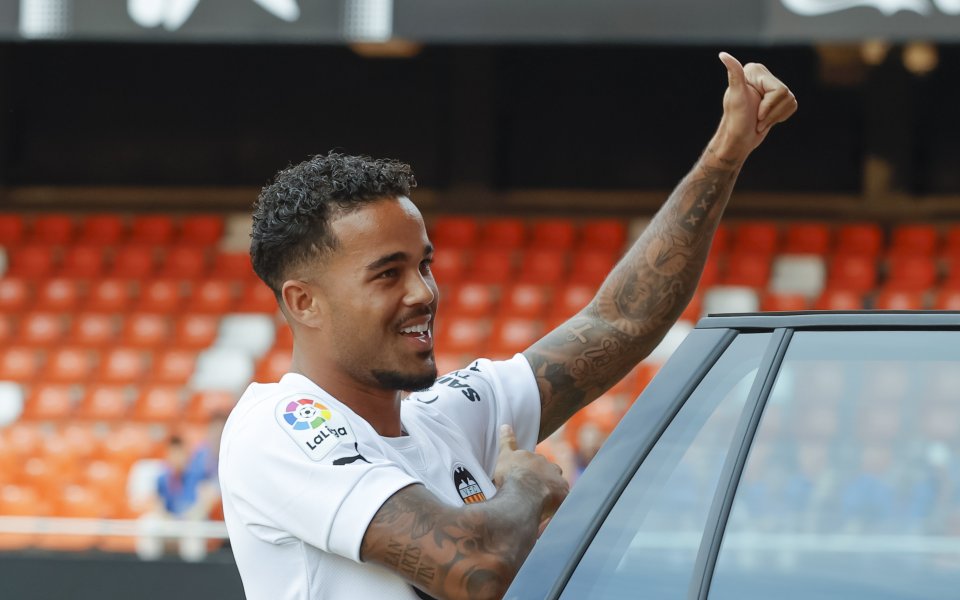 Рома продаде Джъстин Клуйверт на английския елитен Борнемут. Черешките“ ще