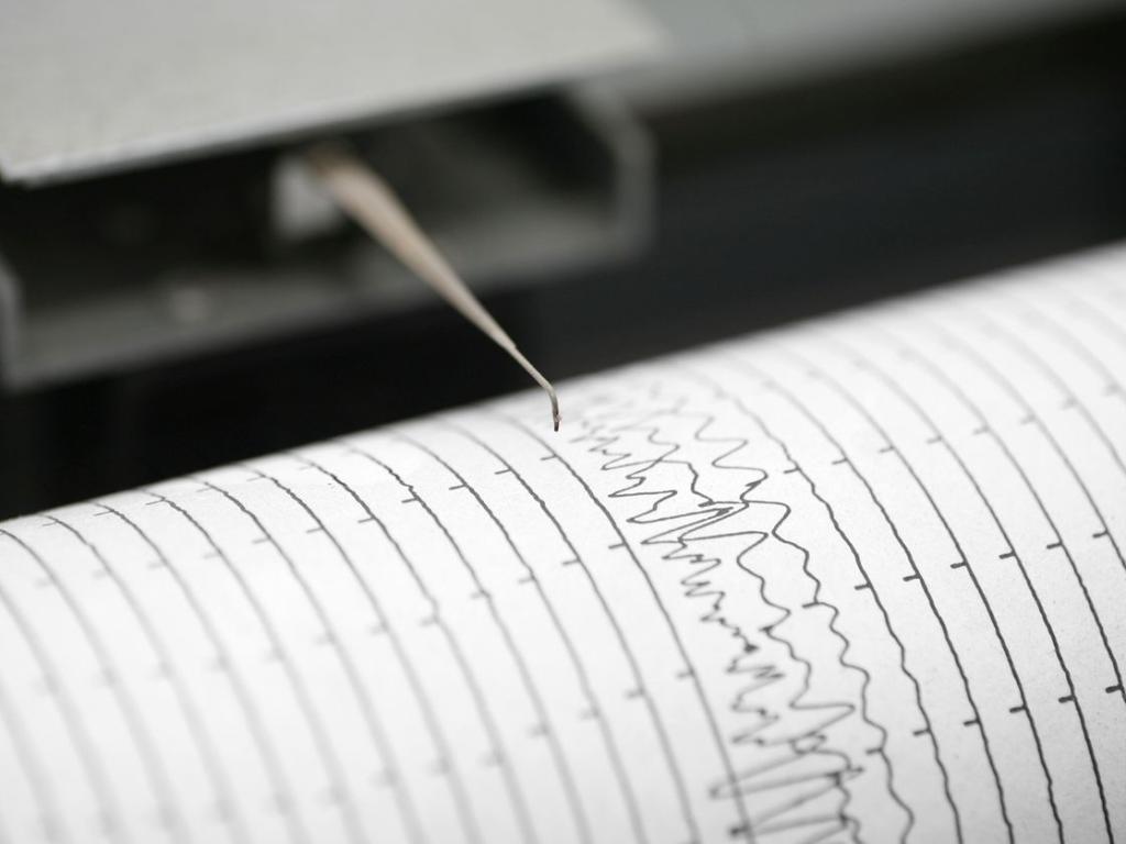 Земетресение с магнитуд 6 9 беше регистрирано край бреговете на Индонезия