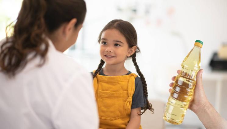 педиатър оцет - Докторка лекува дете с оцет, отърва затвора, размина се само с глоба!