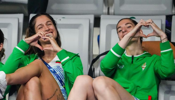 Сестри Стоеви - Сестри Стоеви се справиха с испанки на европейското по бадминтон