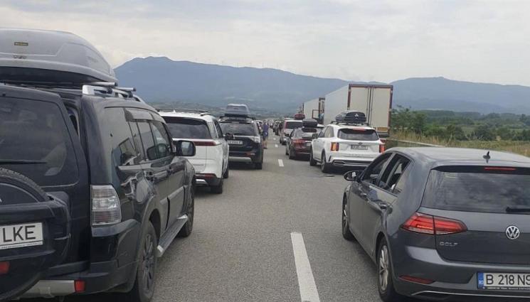 задръстване граница - Катастрофа блокира движението на 