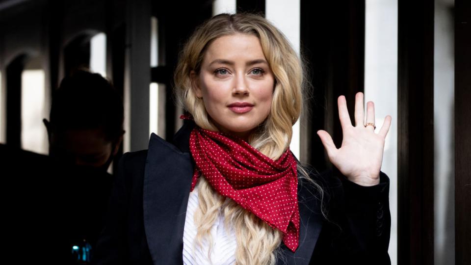 Амбър Хърд се завърна в публичното пространство след продължителната ѝ съдебна