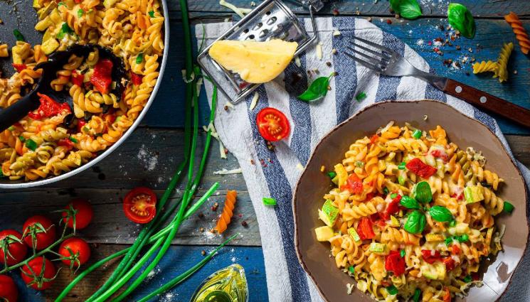 рецепти - Гответе с matekitchen.com: Макарони със зеленчуци - бързо, леко и апетитно хапване за обяд или вечеря (ВИДЕО)