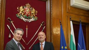 Министърът на отбраната Тодор Тагарев и посланикът на Испания Н