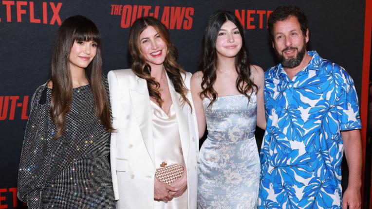  Блестяща във всеки смисъл на думата: Нина Добрев на премиерата на 