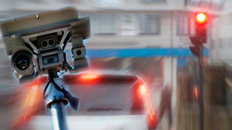 кола червен светофар джигит