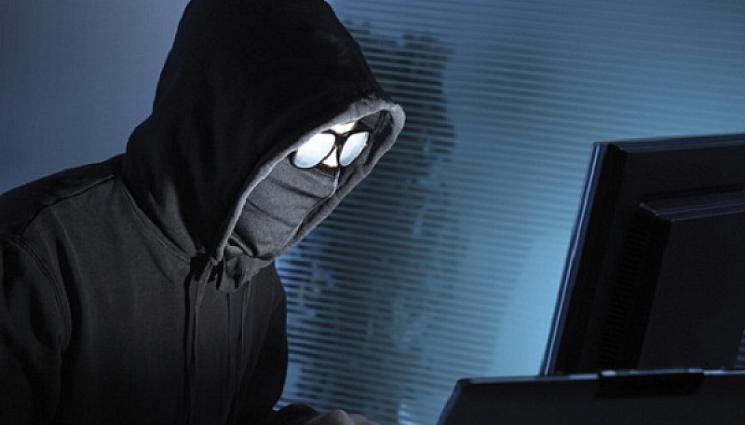 хакер - НОВА ИЗМАМА В МРЕЖАТА: Точат ни данните с фейк имейли от Интерпол! (СНИМКИ)