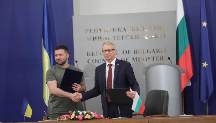 Володимир Зеленски Николай Денков - ПО ВРЕМЕ НА ПОСЕЩЕНИЕТО СИ: Зеленски е предал списък с въоръжение и боеприпаси