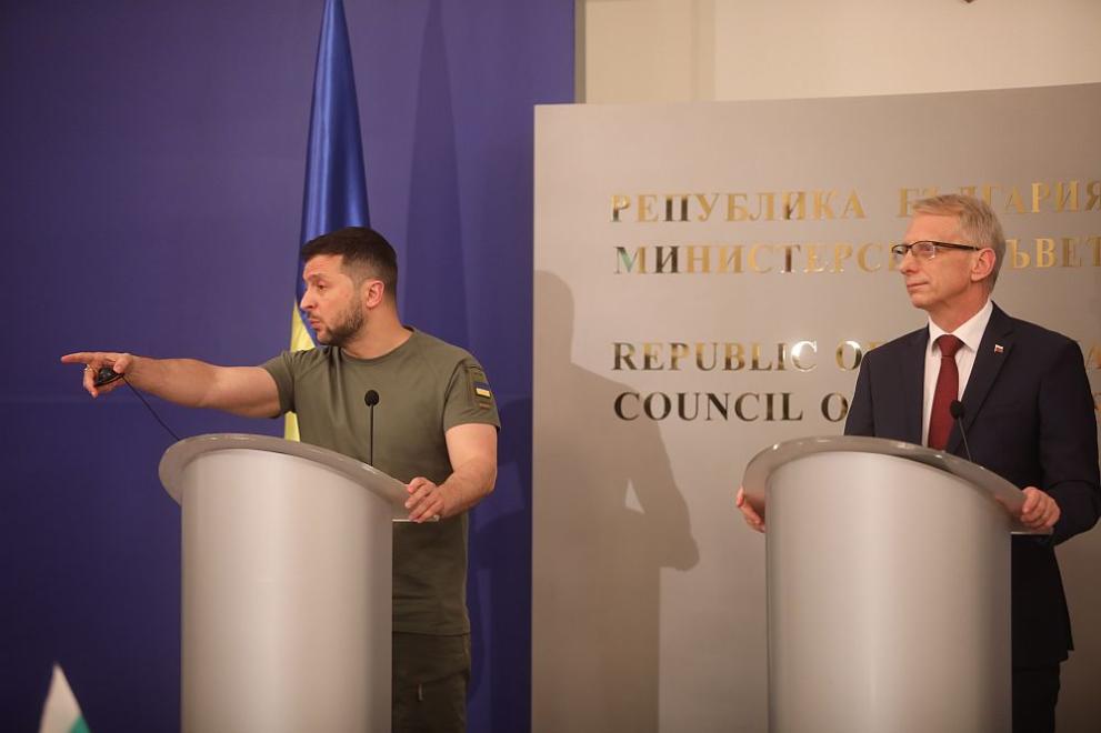 Остър сблъсък между парламентарните групи заради готвената продажба на двата