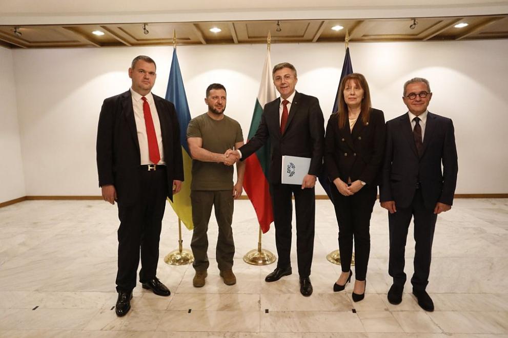 Володимир Зеленски Пеевски Карадайъ Цонев