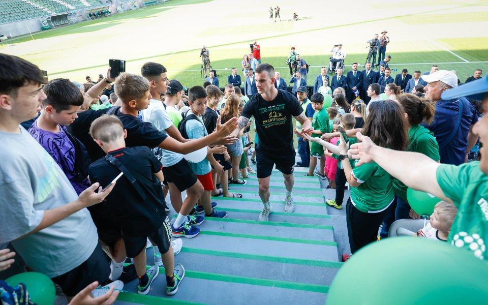 Лудогорец бе коронован с дванадесетата си поредна титла на България,
