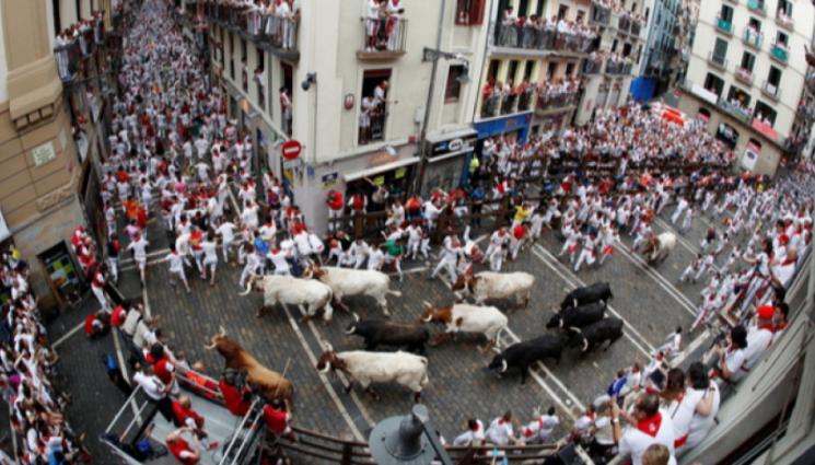 биг - НА САН ФЕРМИН: Шестима се пребиха, докато бягаха от биковете