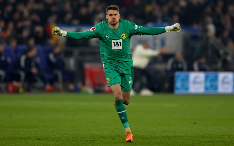 Вратарят Александър Майер продължи договора си с Борусия Дортмунд до