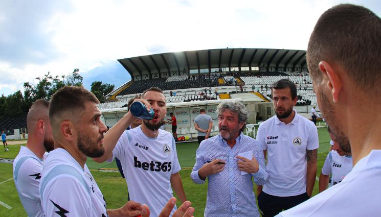 Славия ЦСКА 1948 втори отбор - ГЛЕДНА ТОЧКА: Почеркът на Бакеро започва да си личи