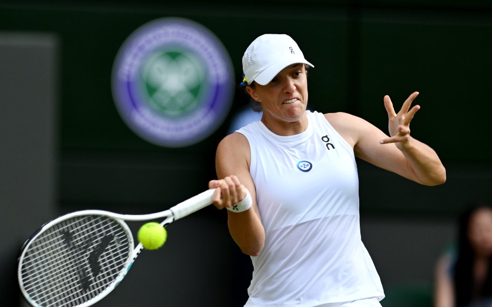 Ига Швьонтек се класира за четвъртфиналите на Уимбълдън. Поставената под