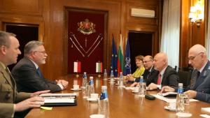 На среща в понеделник министърът на отбраната Тодор Тагарев и посланикът