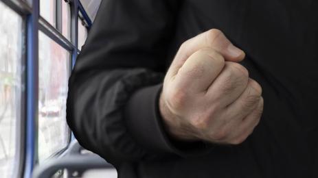 градски транспорт автобус рейс скандал разправия юмрук