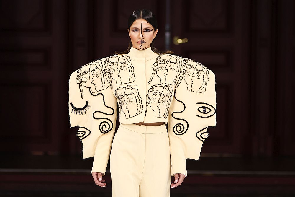 Haute couture Есен/Зима 2023/24 на испанската дизайнерка Хуана Мартин по време на Седмицата на модата в Париж