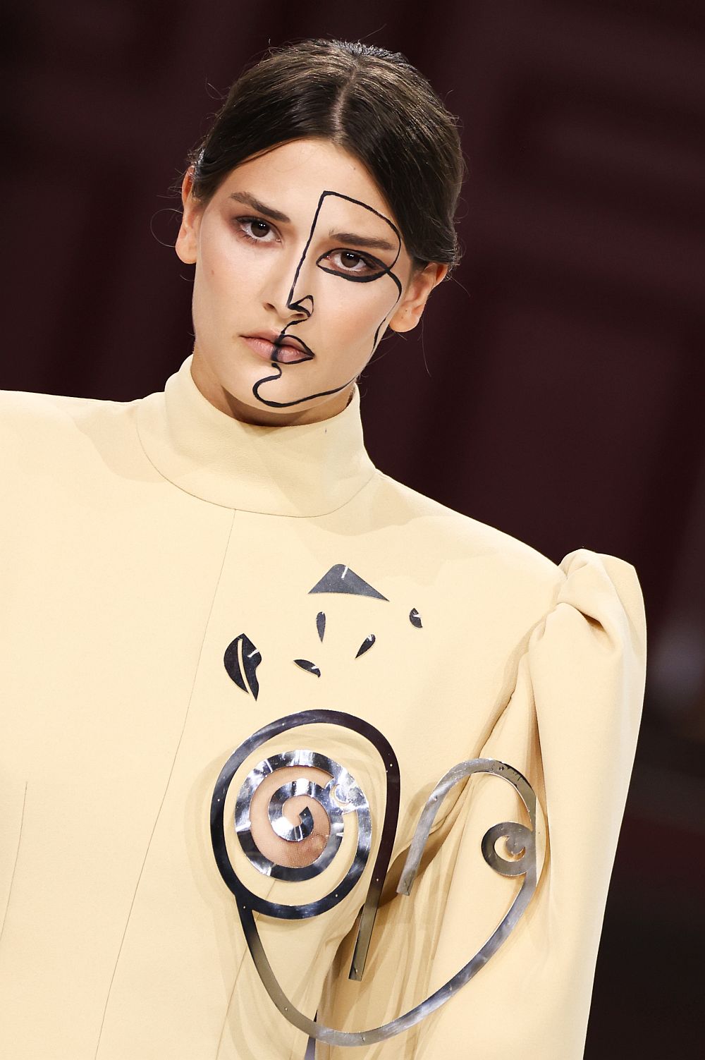 Haute couture Есен/Зима 2023/24 на испанската дизайнерка Хуана Мартин по време на Седмицата на модата в Париж
