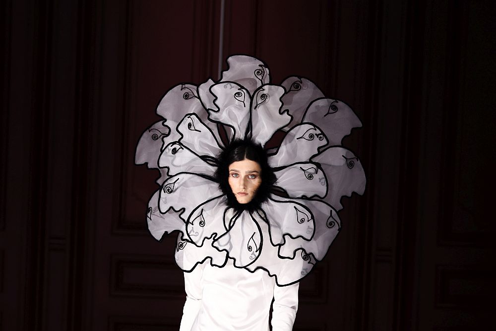 Haute couture Есен/Зима 2023/24 на испанската дизайнерка Хуана Мартин по време на Седмицата на модата в Париж