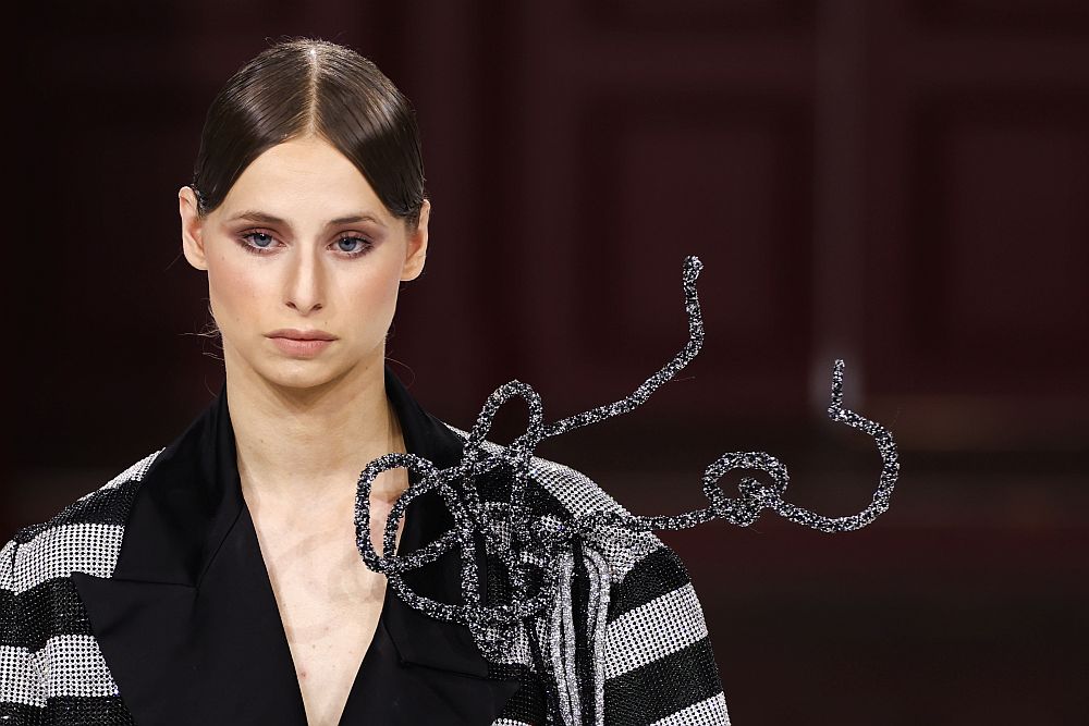 Haute couture Есен/Зима 2023/24 на испанската дизайнерка Хуана Мартин по време на Седмицата на модата в Париж