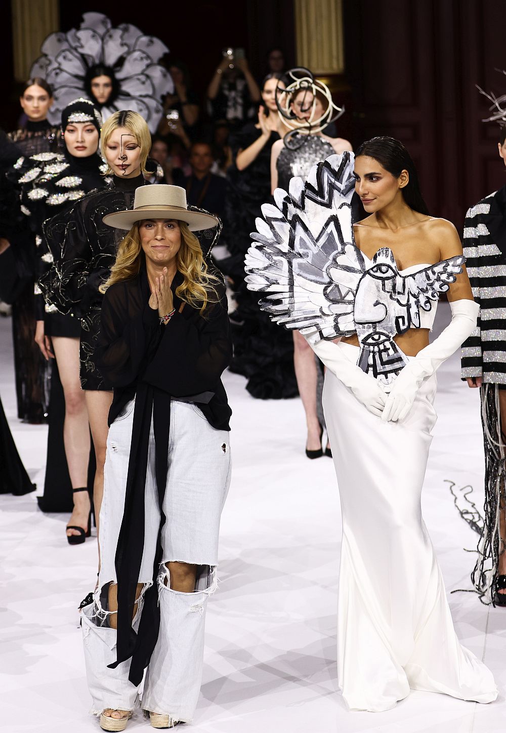 Haute couture Есен/Зима 2023/24 на испанската дизайнерка Хуана Мартин по време на Седмицата на модата в Париж