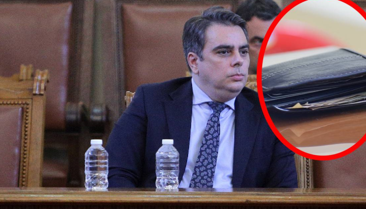 Асен Василев - БЮДЖЕТ 2023: Родители пестят по 600 лв. данъци за дете