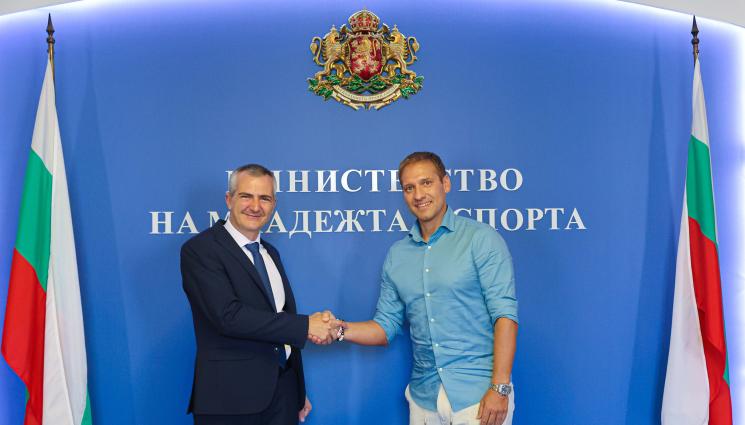 Стилиян Петров Димитър Илиев - Министърът на спорта с подкрепа за Стилиян Петров