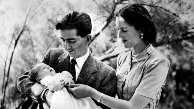 Стая 212 на хотел Клариджис